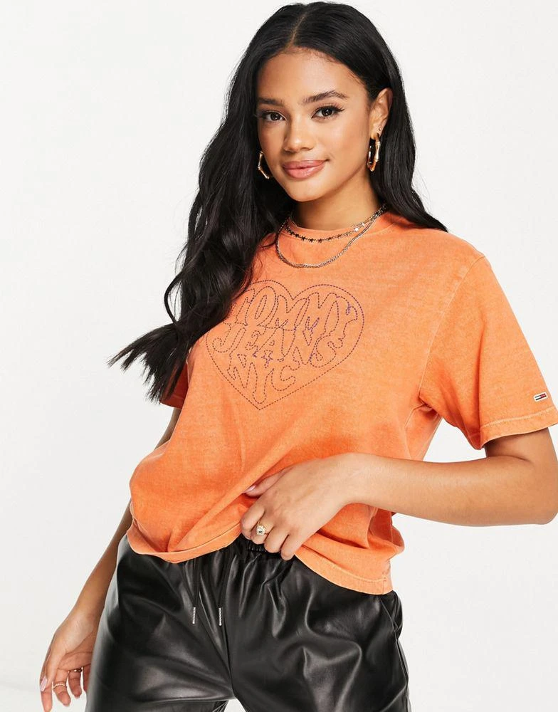 商品Tommy Jeans|Tommy Jeans heart logo t-shirt in orange,价格¥157,第1张图片