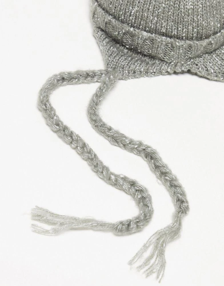 商品COLLUSION|COLLUSION Unisex knitted cap with tassels in grey,价格¥156,第3张图片详细描述