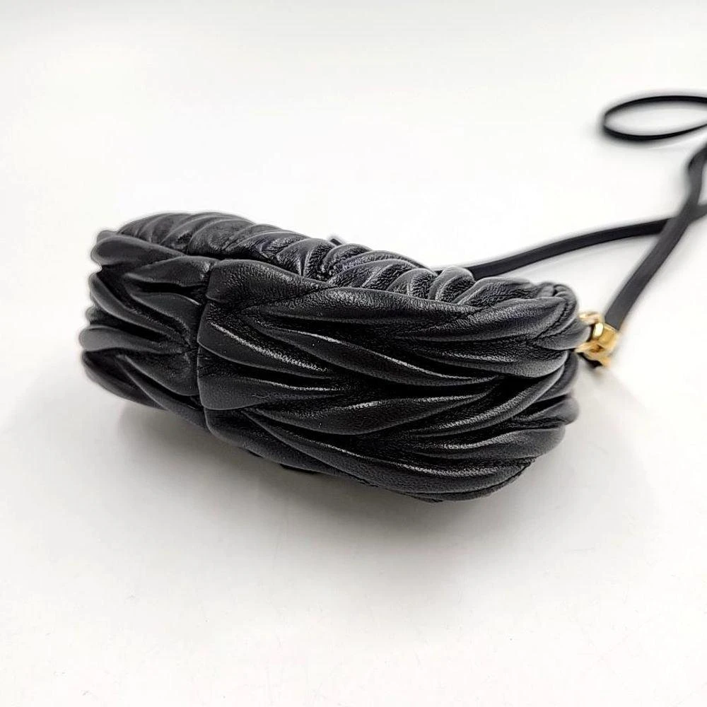 商品[二手商品] Miu Miu|Wander Matrace Hobo Bag Micro,价格¥8546,第5张图片详细描述