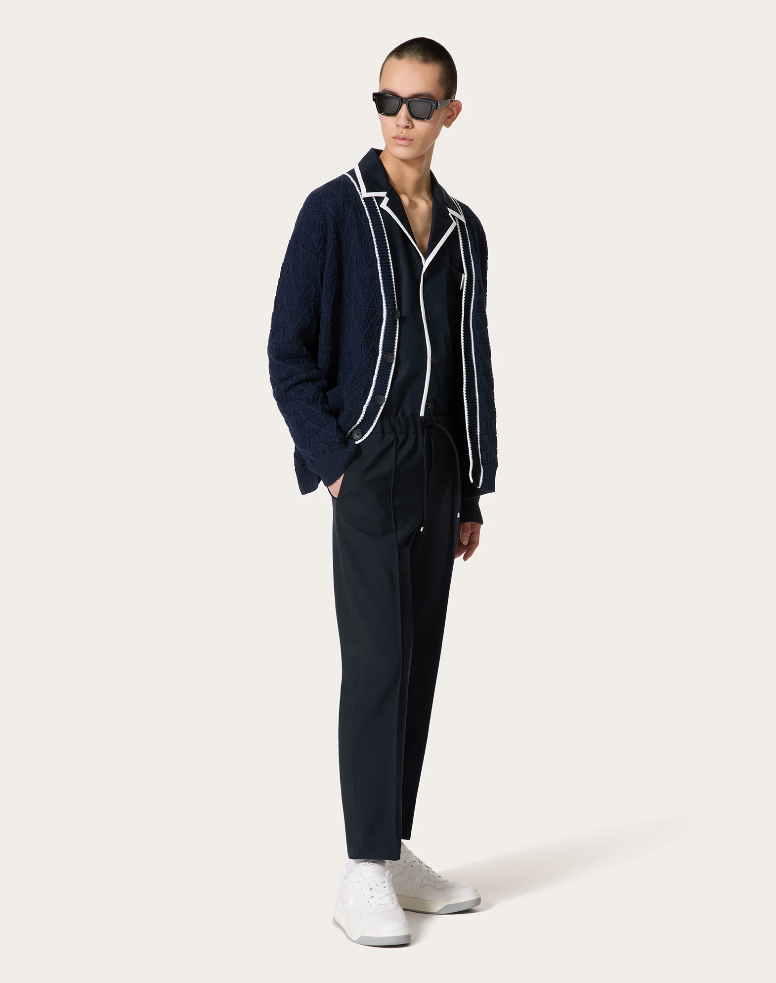 V标志开衫 VKA03XACD 商品