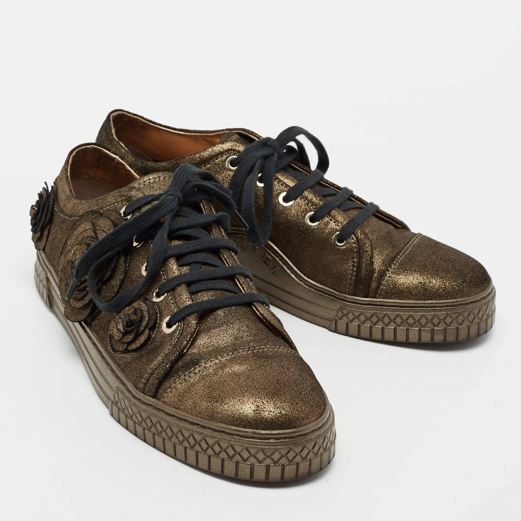 商品[二手商品] Chanel|Chanel Metallic Suede Camellia Low-Top Sneakers Size 37.5,价格¥3403,第4张图片详细描述