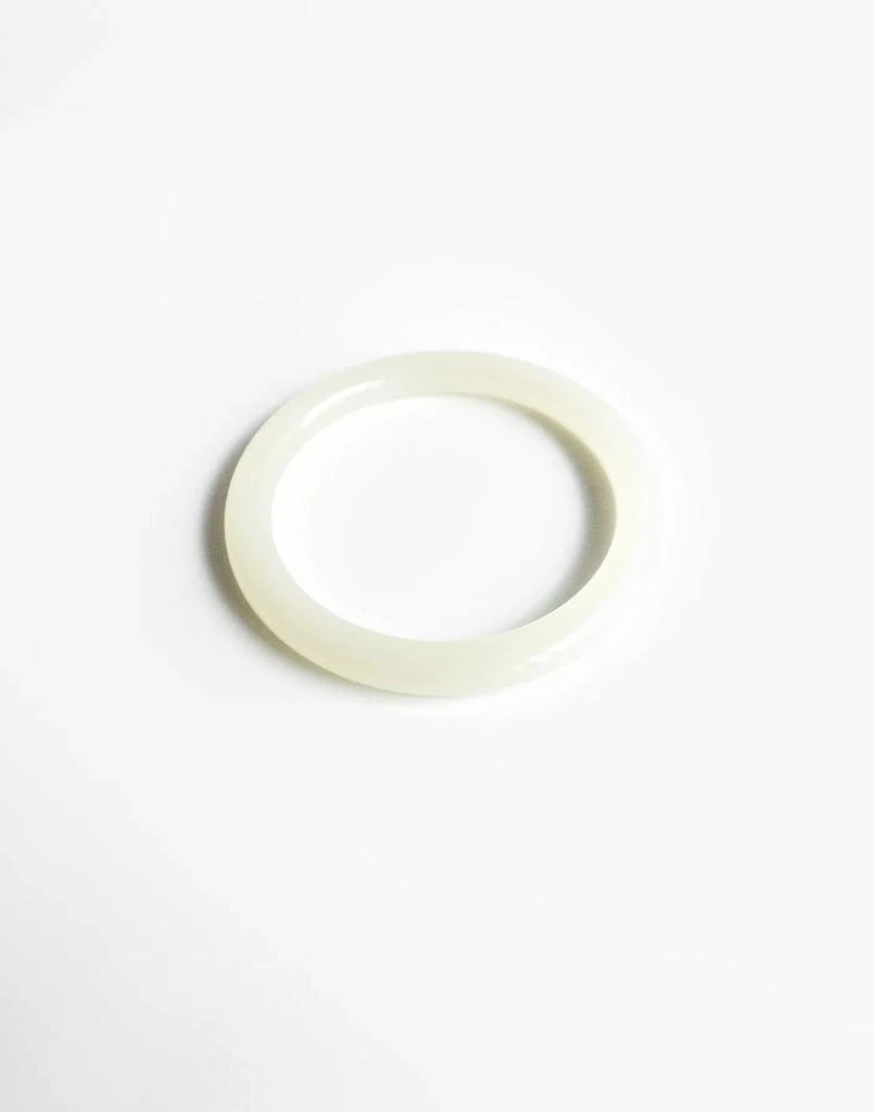 商品Madewell|Seree 1994 Thin Jade Bangle Bracelet in Off White,价格¥473,第1张图片
