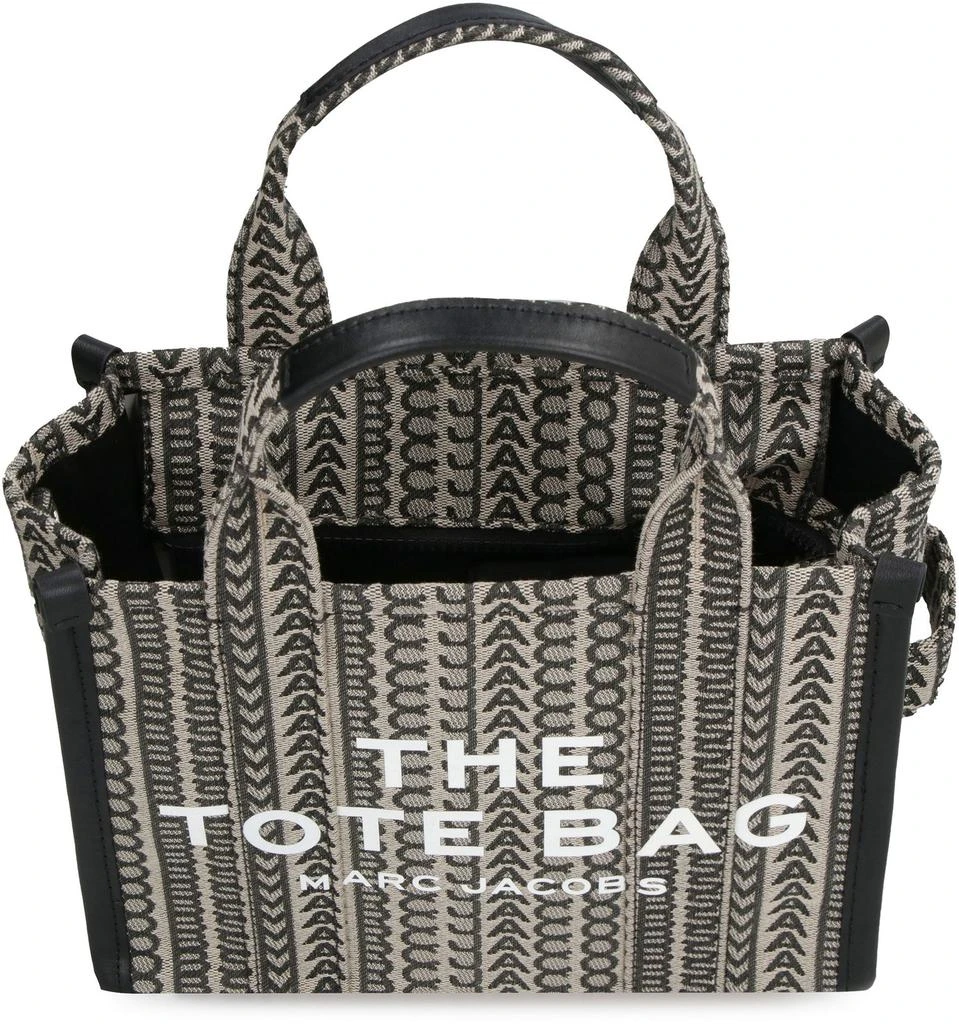 商品Marc Jacobs|Marc Jacobs The Monogram Zipped Small Tote Bag,价格¥2140,第4张图片详细描述