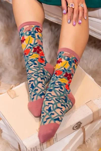 商品Sock Candy|Sock Candy Tapestry Vines Sheer Crew Sock,价格¥137,第3张图片详细描述