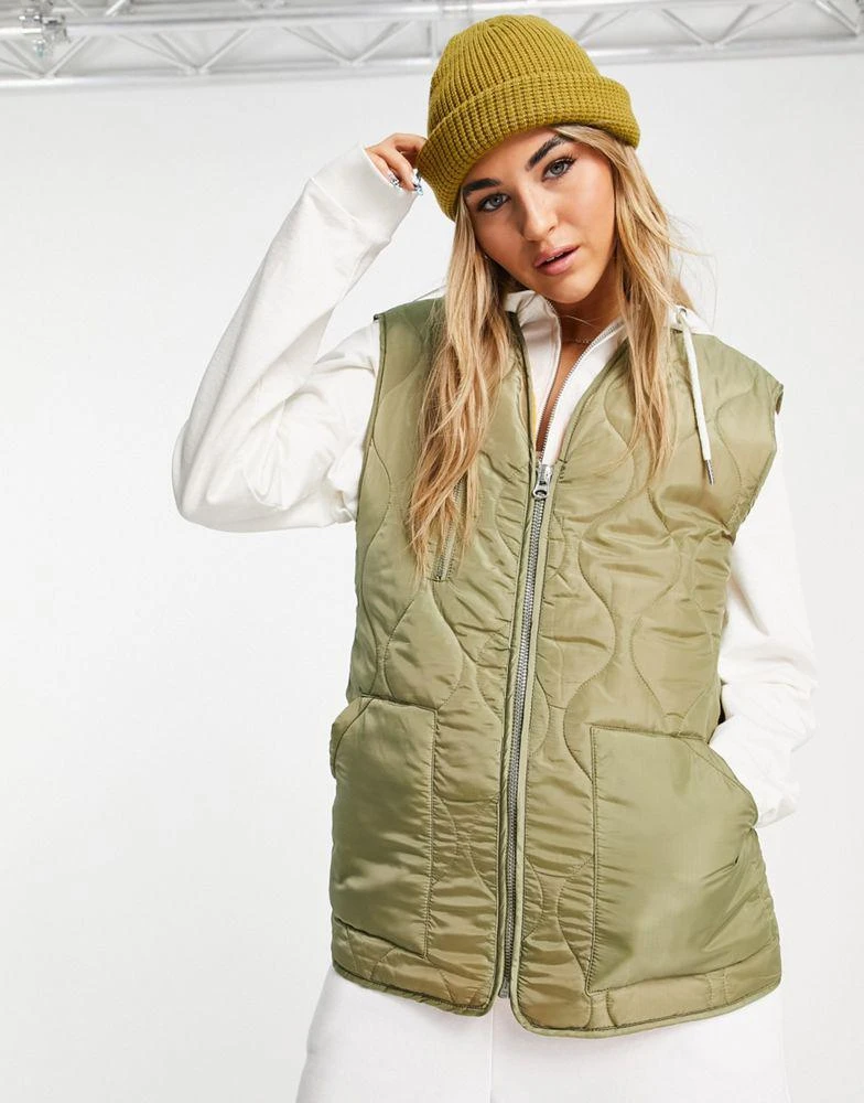 商品Topshop|Topshop quilted bomber gilet with contrast lining in khaki,价格¥174,第2张图片详细描述