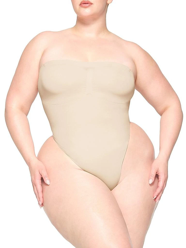 商品SKIMS|Seamless Sculpt Strapless Thong Bodysuit,价格¥523,第3张图片详细描述