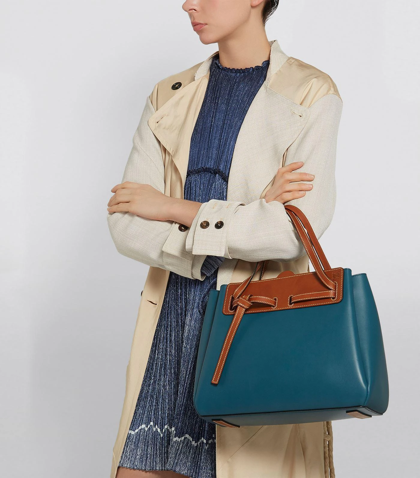 商品Loewe|Leather Lazo Top Handle Bag,价格¥15123,第5张图片详细描述