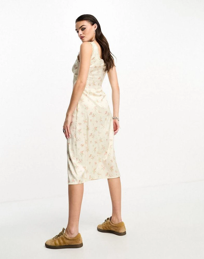 商品Motel|Motel midaxi round neck satin slip dress with lace trim in multi rose floral,价格¥250,第3张图片详细描述