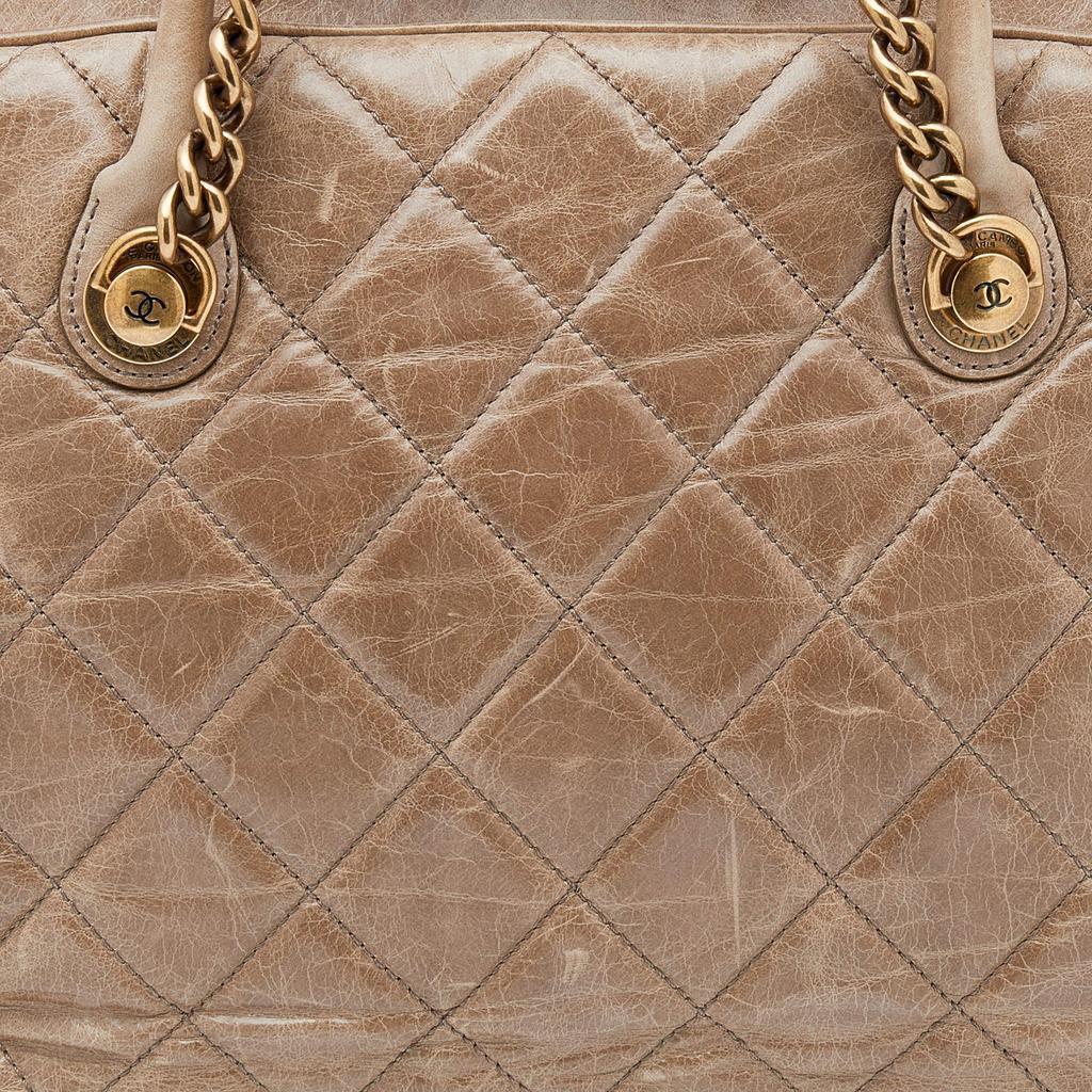 商品[二手商品] Chanel|Chanel Dark Beige Quilted Leather Castle Rock Bowling Bag,价格¥12465,第7张图片详细描述