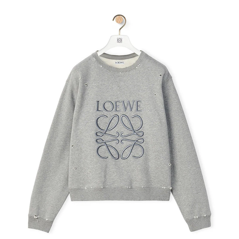 商品Loewe|【预售3-7天】LOEWE/罗意威 22年秋冬新款 女士灰色混色做旧圆领刺绣LOGO无帽卫衣S359Y24X15-1440,价格¥6052,第4张图片详细描述