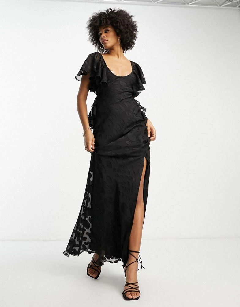 商品ASOS|ASOS DESIGN Tall satin spot flutter sleeve maxi dress with open back in black,价格¥324,第4张图片详细描述