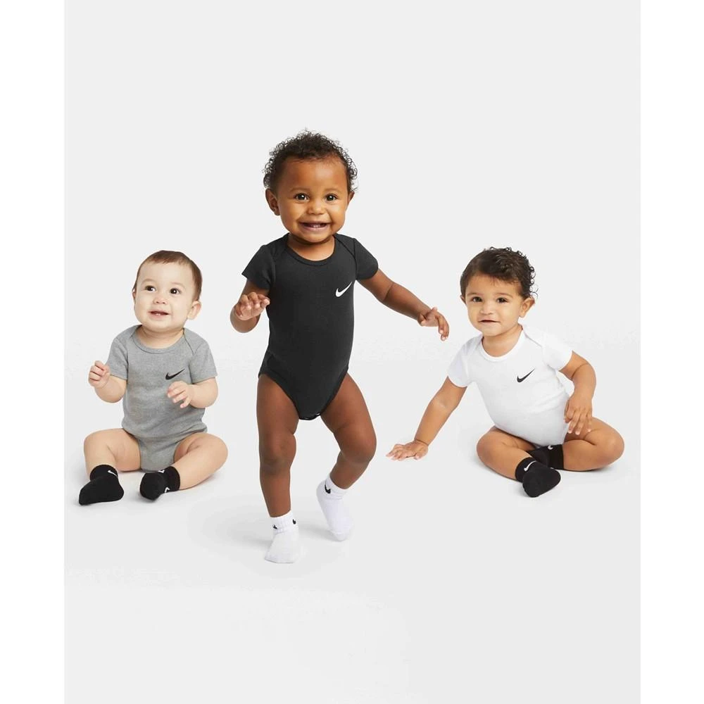 商品NIKE|Baby Boys or Baby Girls Mini Me Essential Bodysuits, Pack of 3,价格¥180,第1张图片