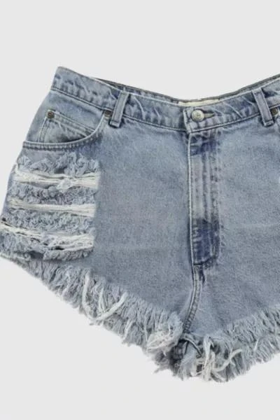 商品Urban Outfitters|Vintage Light Wash Mid-Rise Distressed Shorts,价格¥341,第4张图片详细描述