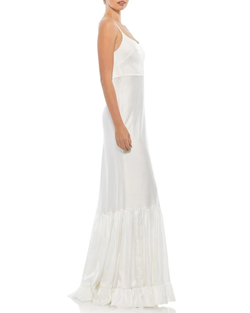 Ruffle Trim Gown 商品