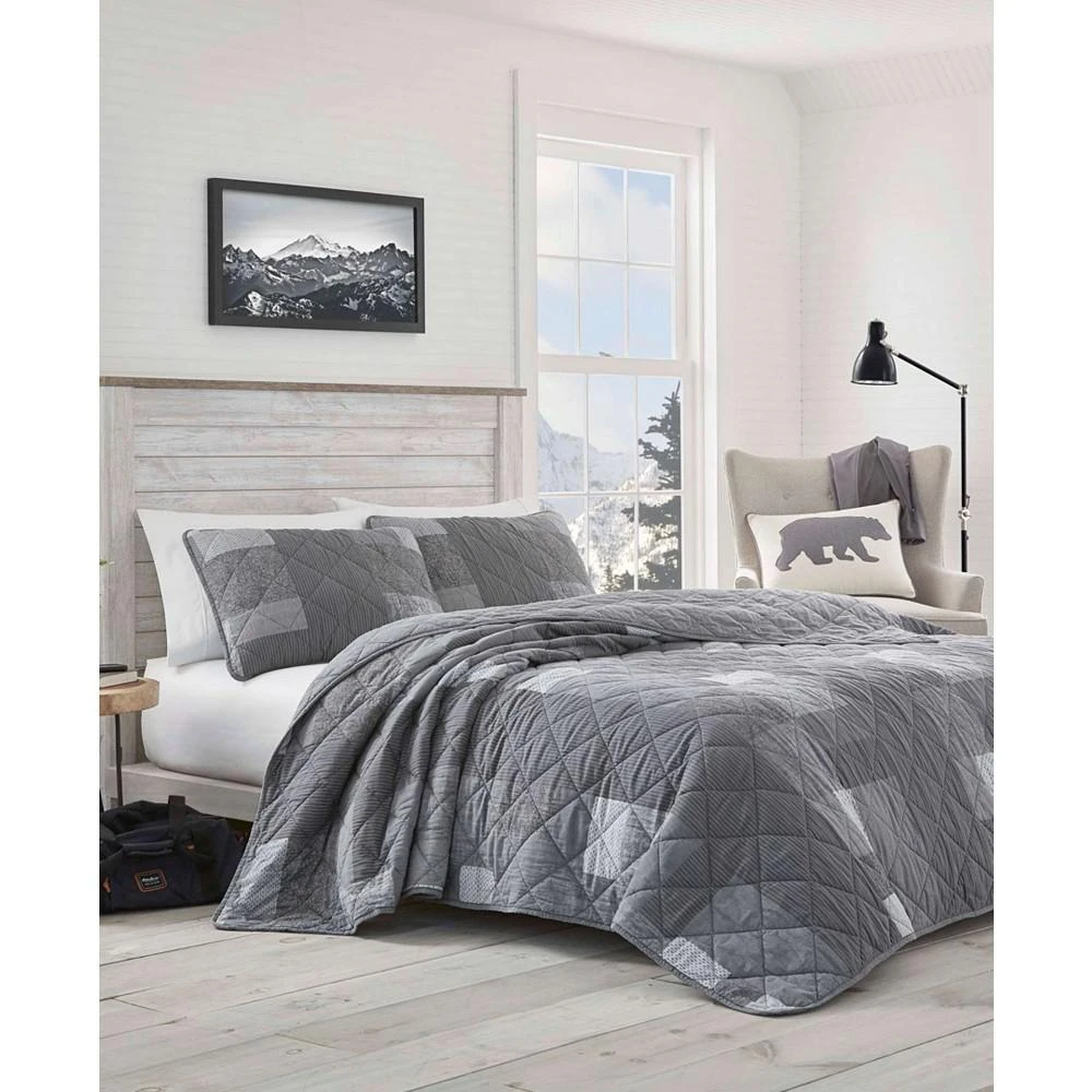 商品Eddie Bauer|Swiftwater Charcoal Reversible 3-Piece King Quilt Set,价格¥2178,第2张图片详细描述