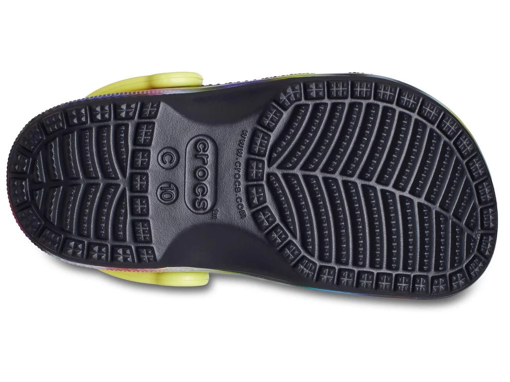 商品Crocs|Classic Tie-Dye Graphic Clog (Toddler),价格¥299,第3张图片详细描述