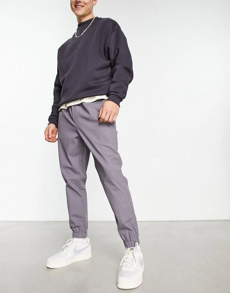 商品ASOS|ASOS DESIGN tapered chino joggers with elasticated waist in charcoal,价格¥245,第2张图片详细描述