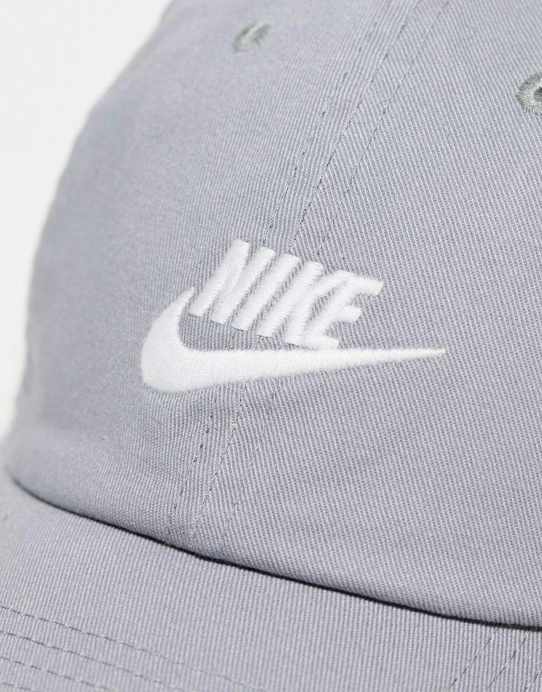 商品NIKE|Nike Club logo cap in grey,价格¥223,第3张图片详细描述