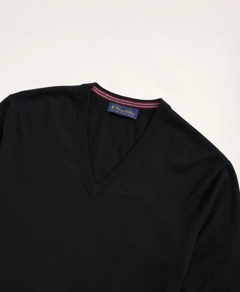 商品Brooks Brothers|Merino Wool V-Neck Sweater,价格¥533,第2张图片详细描述