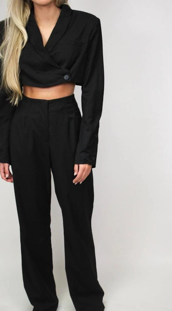 商品Melrose With Love|Crop Blazer Set in Black,价格¥736,第3张图片详细描述