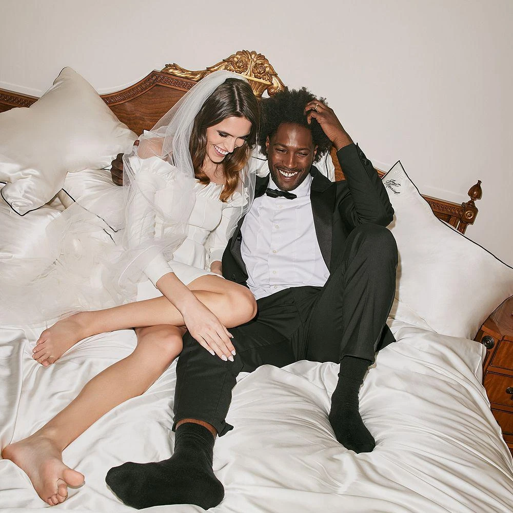 Just Married Embroidered Silk Pillowcase Set 商品