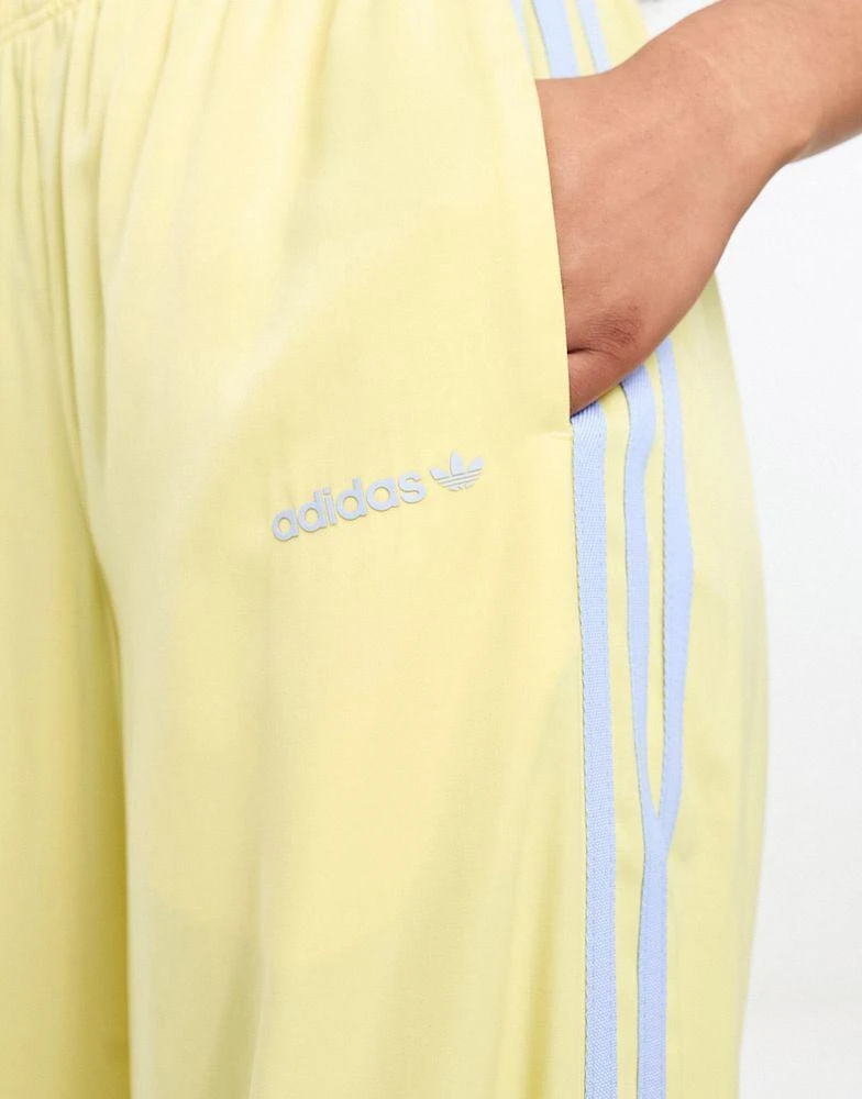 商品Adidas|adidas Originals Island Club trousers in yellow,价格¥408,第4张图片详细描述