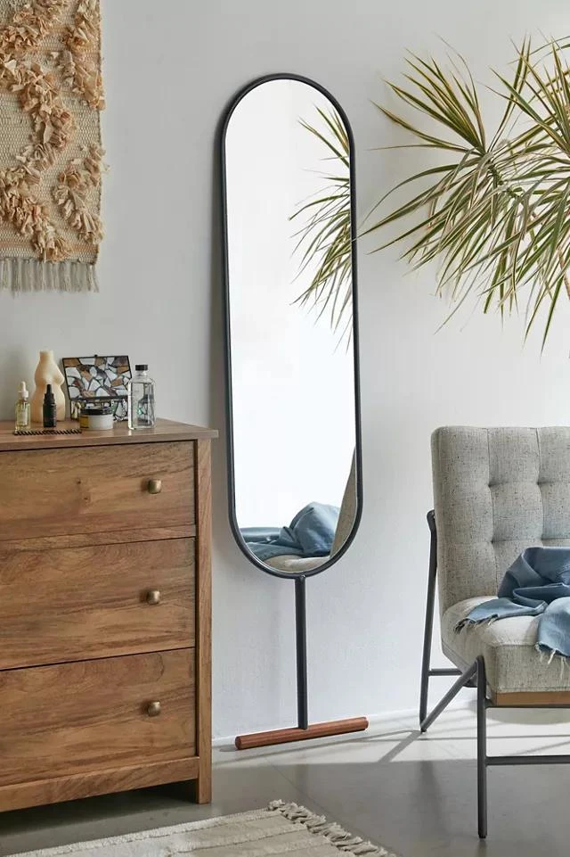 商品Urban Outfitters|Cassie Leaning Floor Mirror,价格¥1267,第1张图片