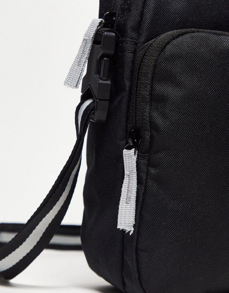 商品NIKE|Nike BB Heritage cross body bag in black,价格¥156,第2张图片详细描述