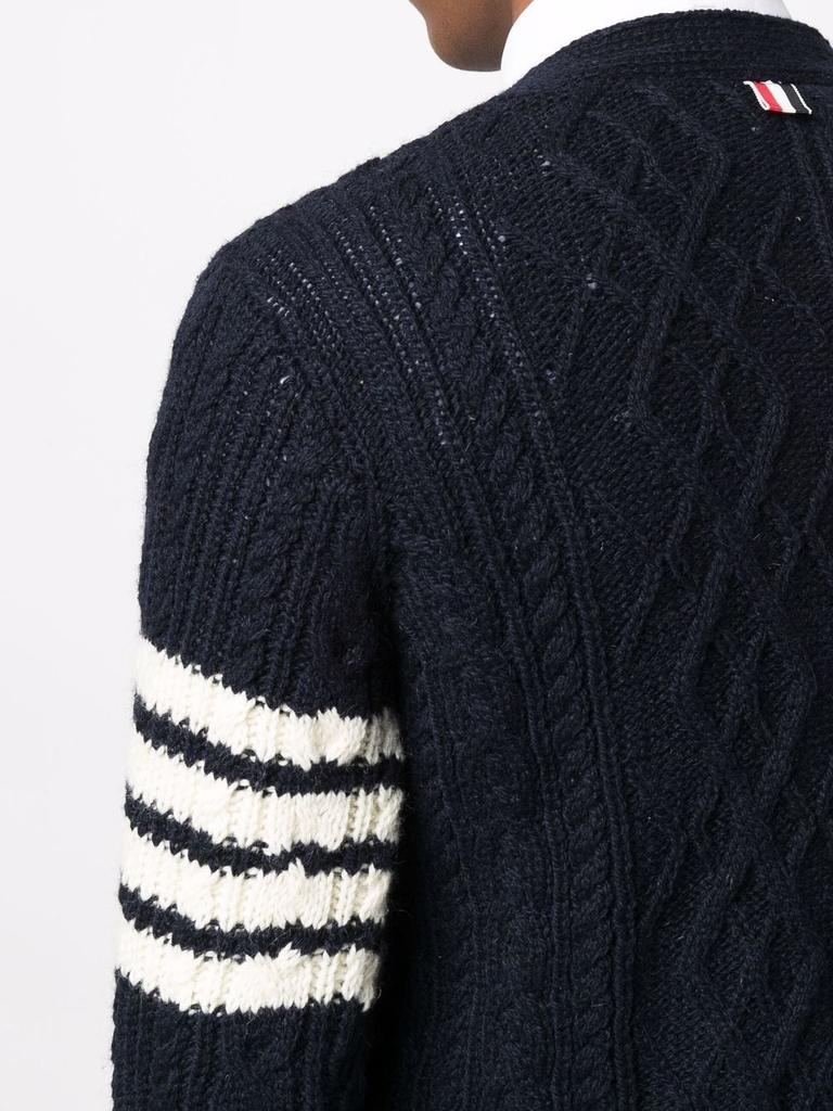 THOM BROWNE MEN ARAN CABLE STITCH CARDIGAN W/ 4 BAR STRIPE IN DONEGAL商品第3张图片规格展示