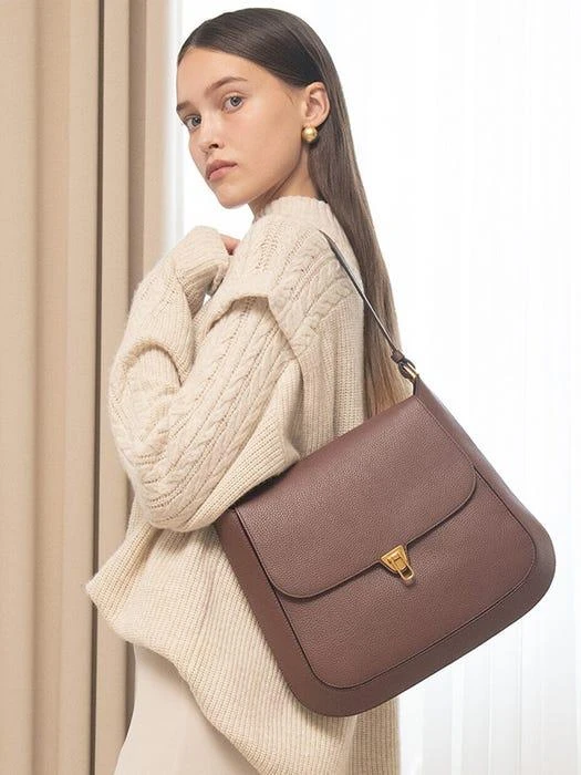 商品Coccinelle|Beat Hobo Bag Grain Medium_2 colors,价格¥3765,第3张图片详细描述