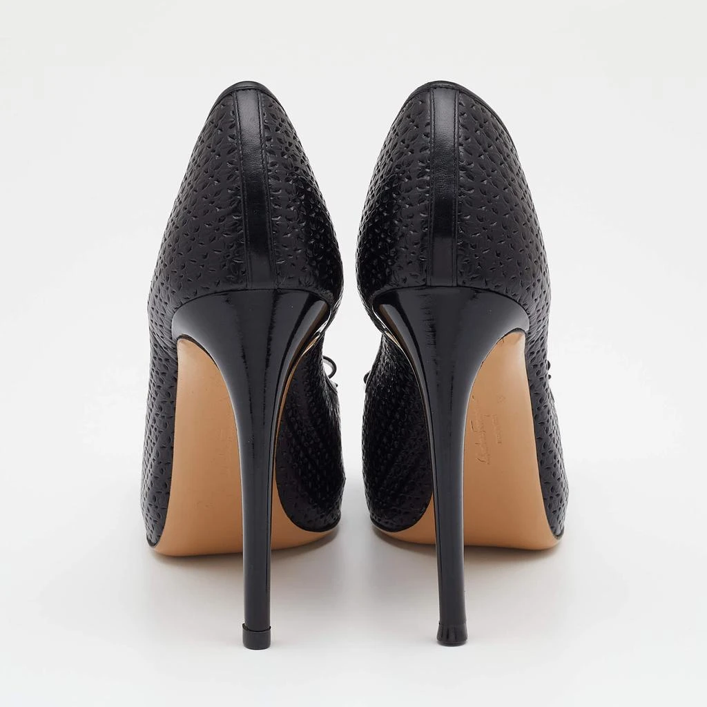 商品[二手商品] Salvatore Ferragamo|Salvatore Ferragamo Black Laser Cut Leather Vara Lace Bow Pumps Size 39,价格¥2746,第5张图片详细描述