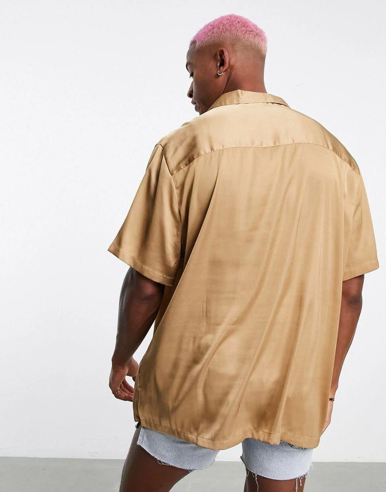 商品ASOS|ASOS DESIGN regular revere satin shirt in bronze,价格¥118,第2张图片详细描述