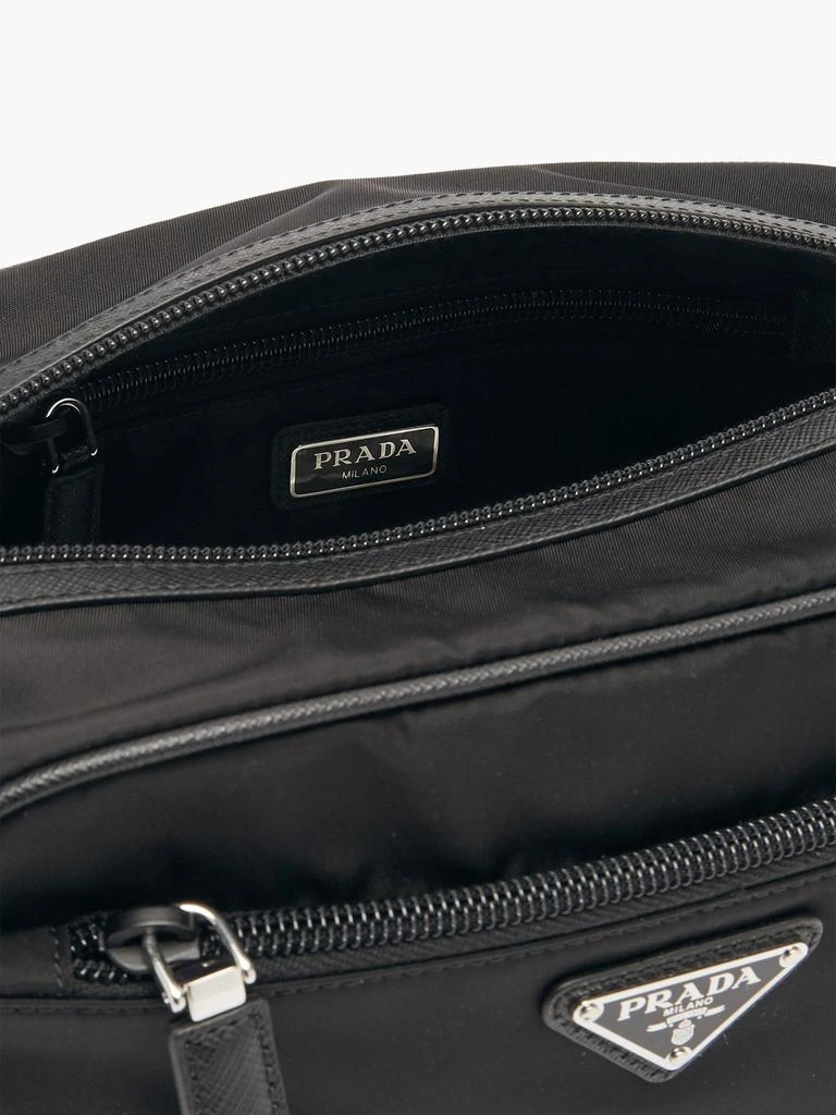 商品Prada|Triangle logo-plaque nylon wash bag,价格¥4783,第4张图片详细描述