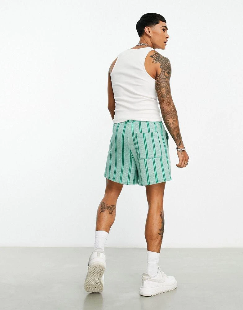 商品ASOS|ASOS DESIGN wide cargo shorts with crinkle texture in turquoise,价格¥161,第2张图片详细描述