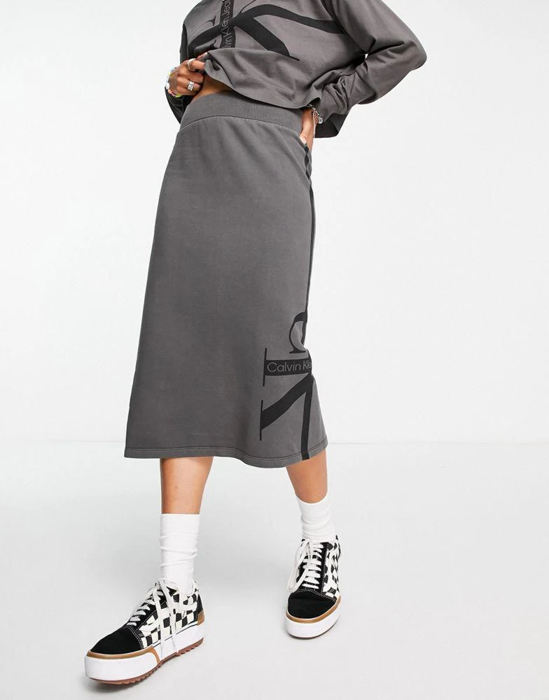 商品Calvin Klein|Calvin Klein Jeans co-ord stripe monologo washed skirt in grey,价格¥474,第1张图片