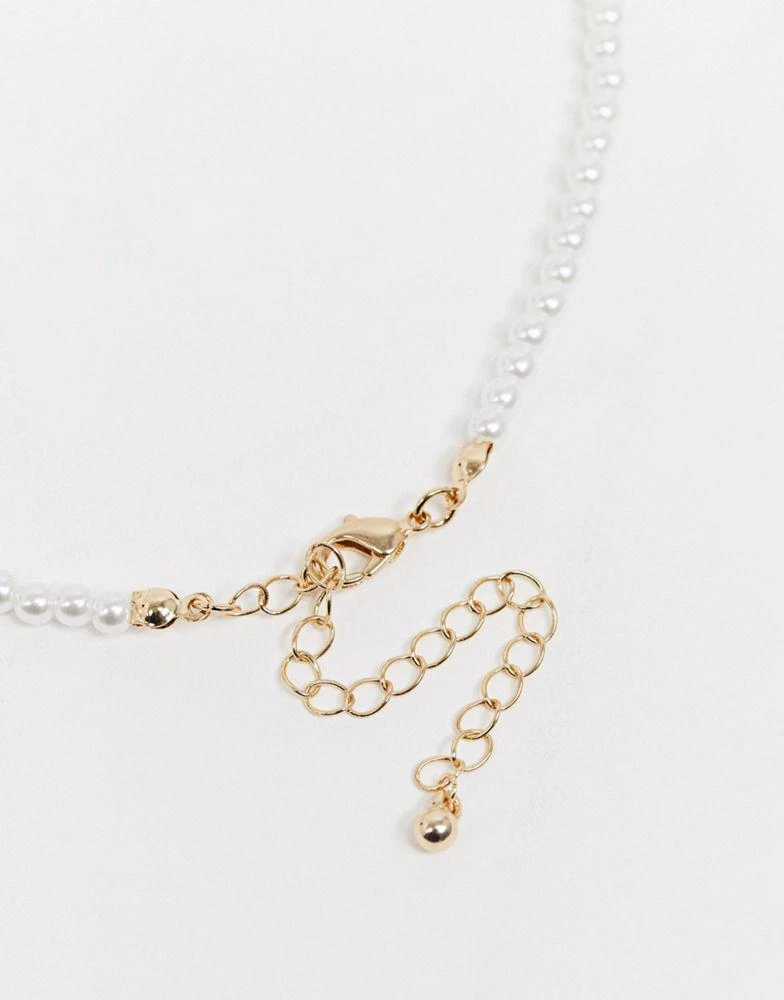 商品ASOS|ASOS DESIGN choker necklace in graduating faux pearls,价格¥56,第4张图片详细描述