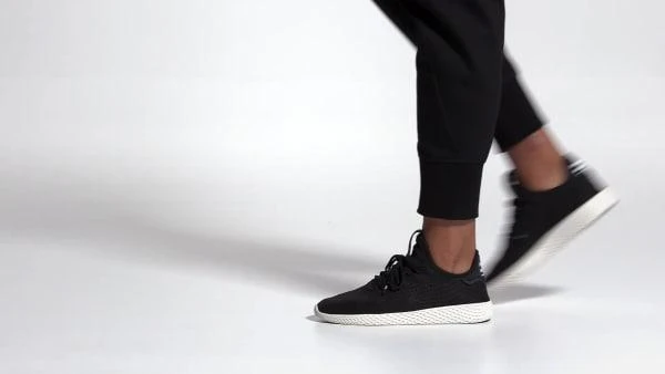 商品Adidas|Pharrell Williams Tennis Hu Shoes,价格¥873,第2张图片详细描述