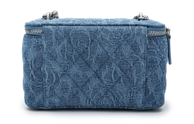 商品[国内直发] Chanel|香奈儿 23P春夏 爱心金球长盒子荔枝纹 牛皮 牛仔盒子包化妆包单肩斜挎包 小号 女款 水洗蓝色,价格¥30267,第5张图片详细描述