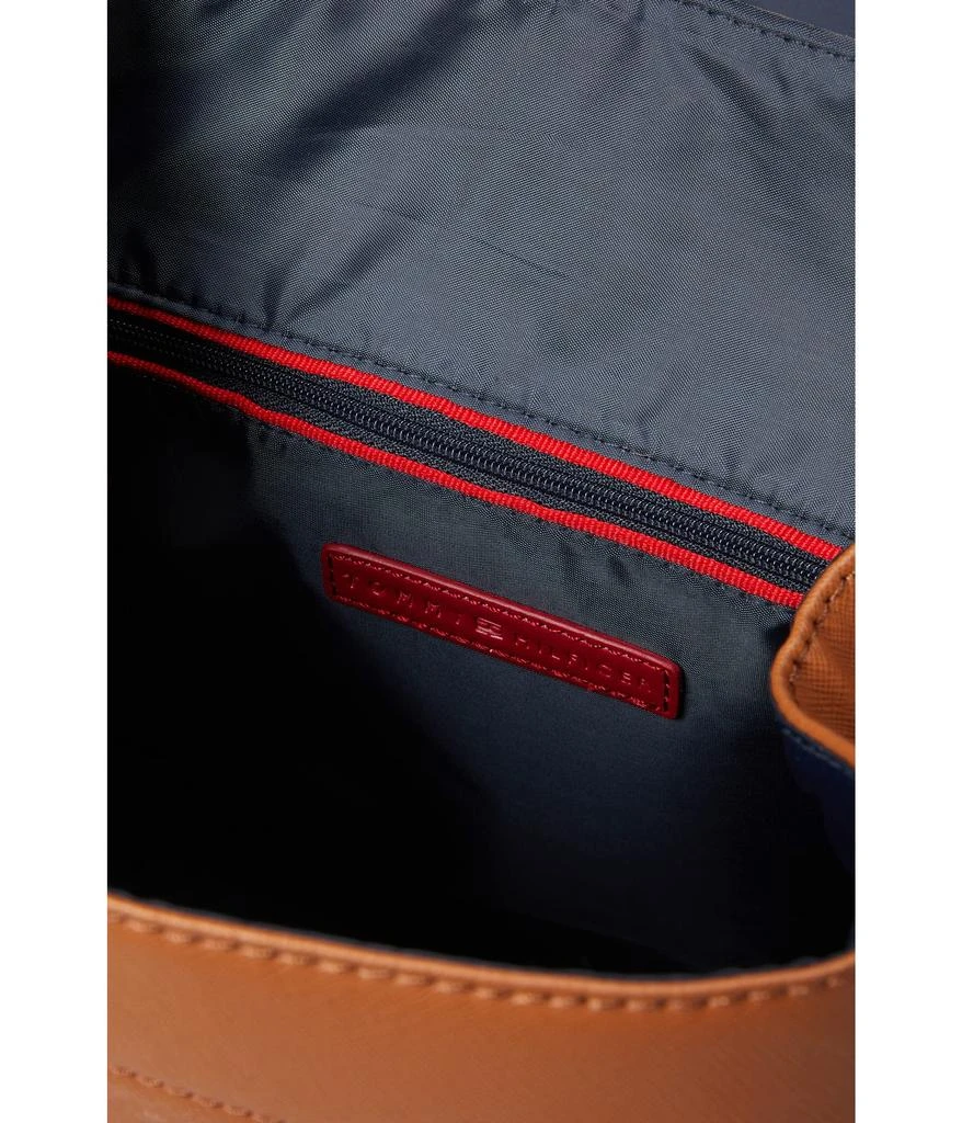 商品Tommy Hilfiger|Beth II Flap Backpack Saffiano PVC,价格¥504,第3张图片详细描述