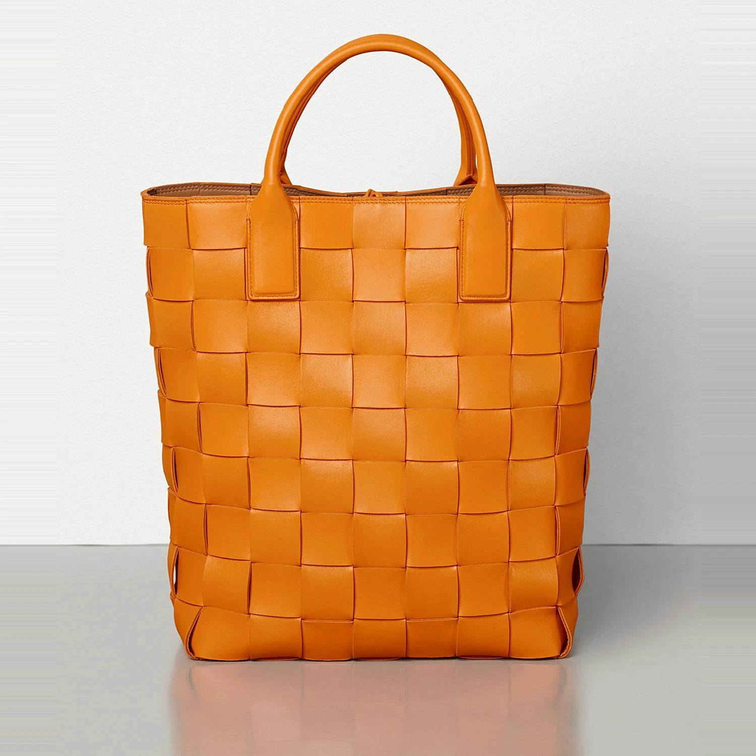 商品Bottega Veneta|【预售】 BV葆蝶家 24秋冬 女士 手提包 Cabat 606005VMAY37468,价格¥29344,第1张图片