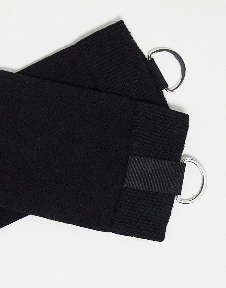 商品ASOS|ASOS DESIGN ankle socks with metal D-ring detail in black,价格¥48,第2张图片详细描述