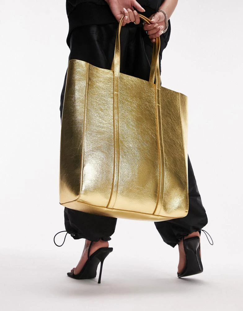 商品Topshop|Topshop betsy metallic tote bag in gold,价格¥227,第1张图片