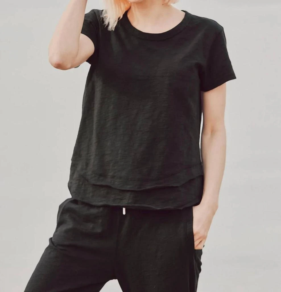商品Leallo|Daisy Short Sleeve Tee Top In Black,价格¥524,第1张图片