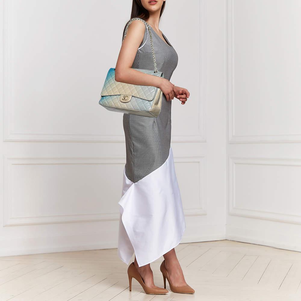 商品[二手商品] Chanel|Chanel Blue Ombre Quilted Leather Maxi Classic Single Flap Bag,价格¥29529,第4张图片详细描述