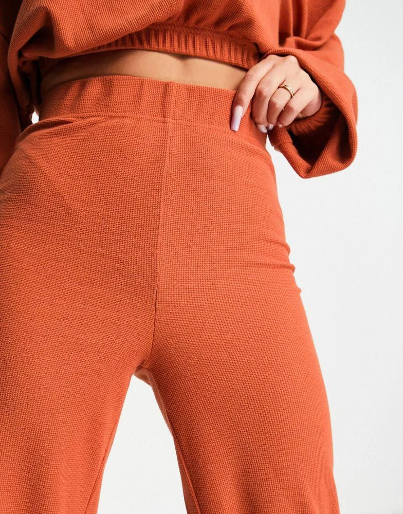 商品Public Desire|Public Desire waffle oversized wide leg jogger in rust,价格¥108,第3张图片详细描述