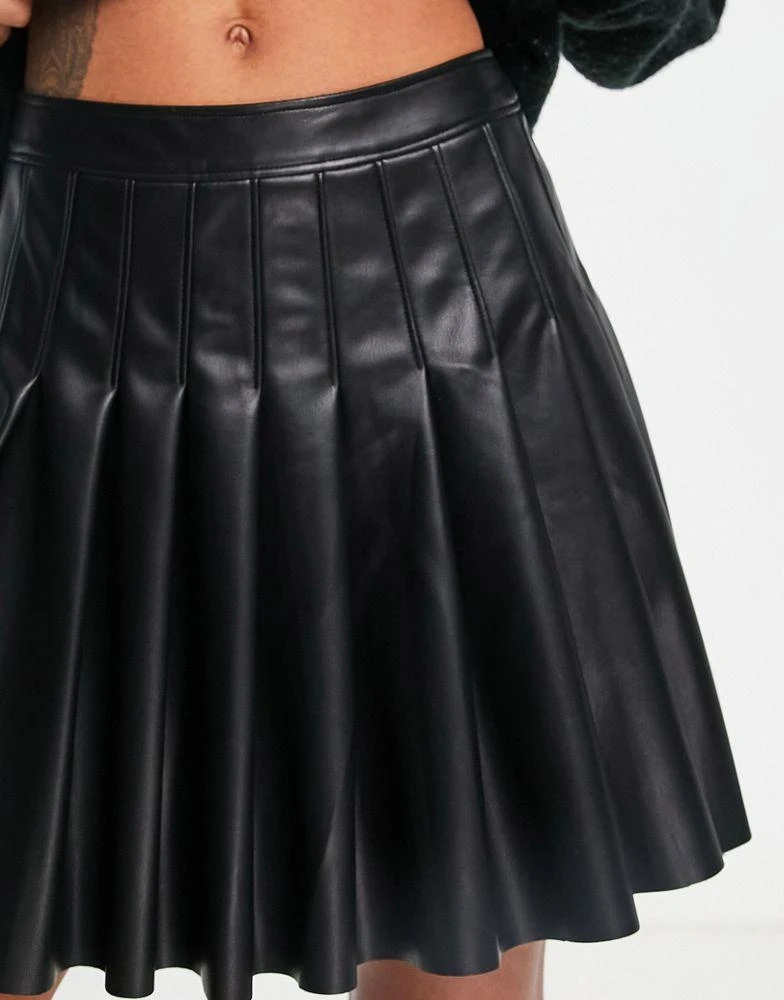 商品Topshop|Topshop leather look pleated mini skirt in black,价格¥333,第4张图片详细描述