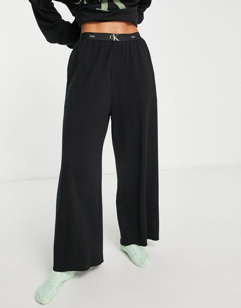 Calvin Klein CK One Cotton Logo oversized straight leg jogger in black商品第1张图片规格展示