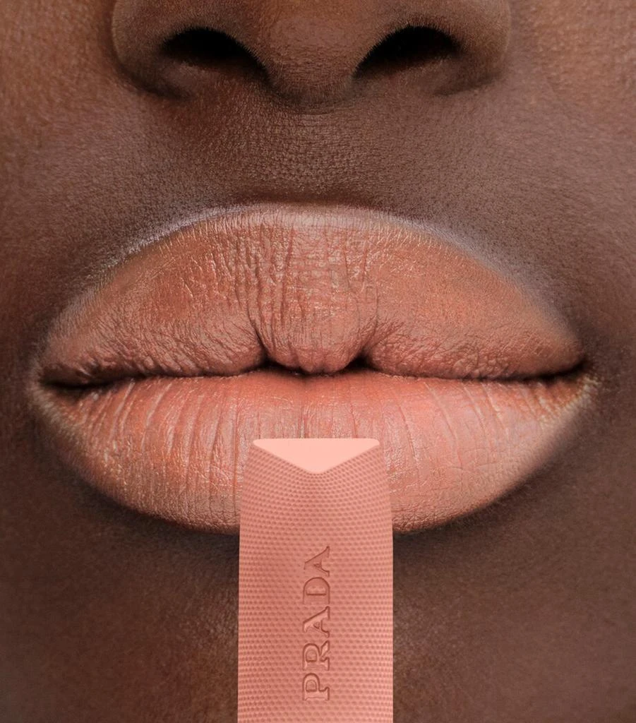 商品Prada Beauty|Prada Monochrome Hyper Matte Lipstick,价格¥364,第4张图片详细描述