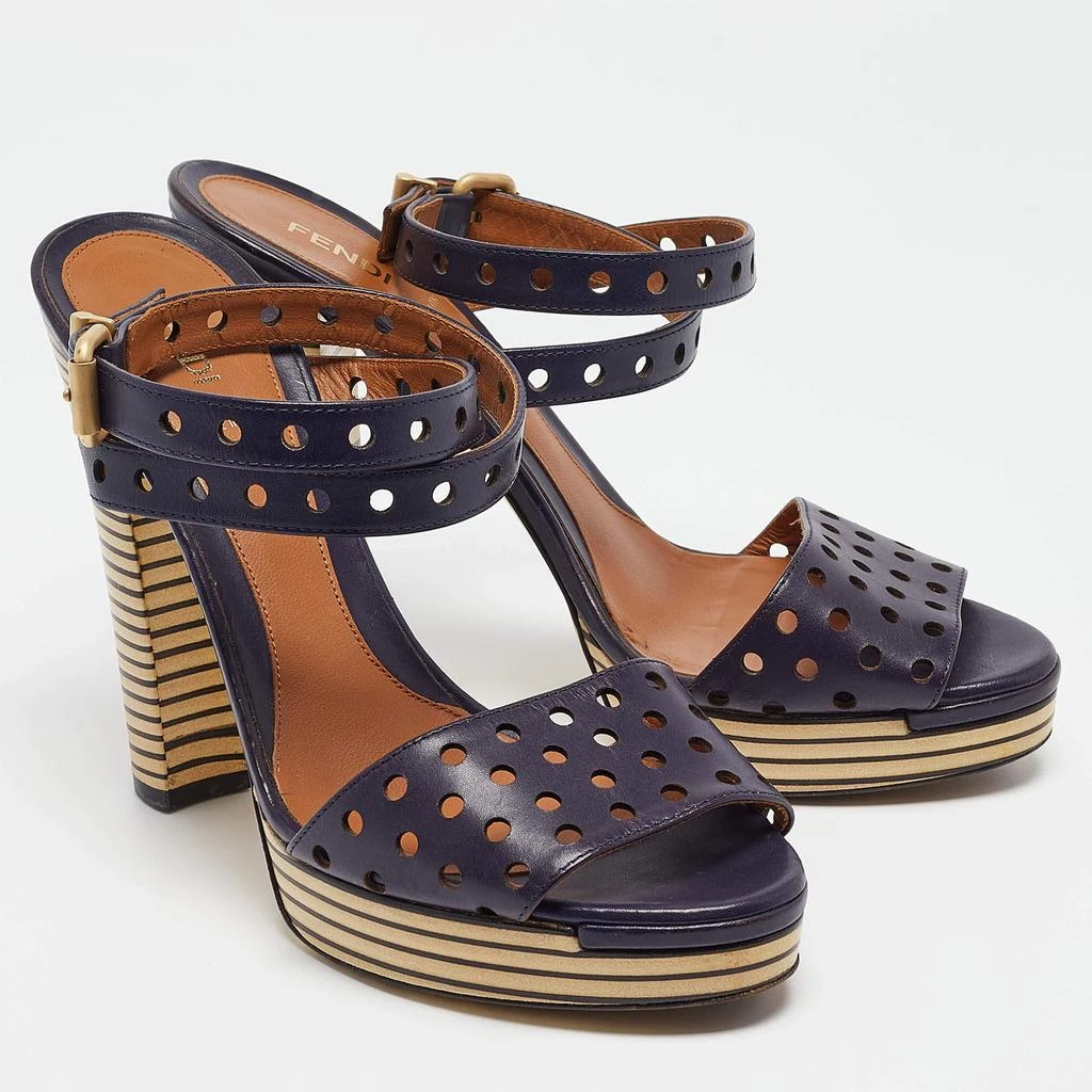 商品[二手商品] Fendi|Fendi Navy Blue Perforated Leather Ankle Strap Platform Sandals Size 40,价格¥851,第4张图片详细描述