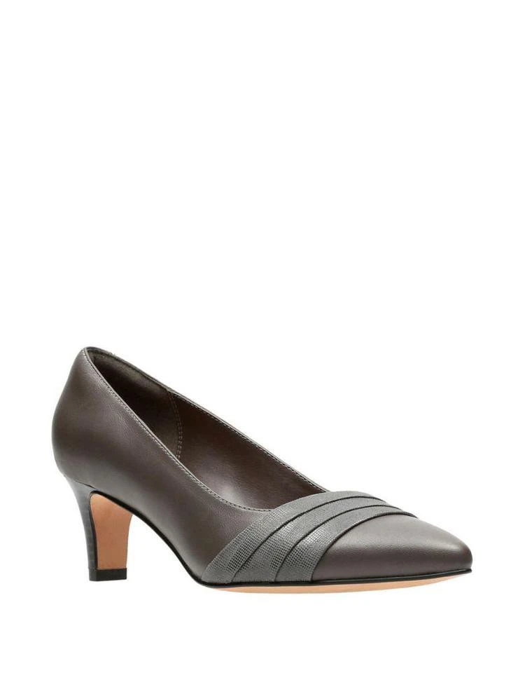 商品Clarks|Breathable Leather Pumps,价格¥562,第2张图片详细描述